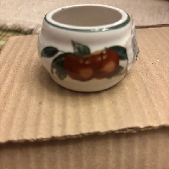 Vintage Porcelain Napkin Rings Set Cades Creek Collection Apple Discontinued - Picture 4 of 8